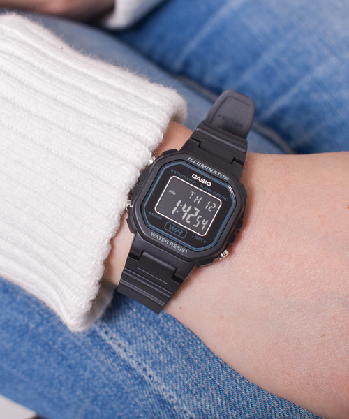CASIO(カシオ)の「【60】【CASIO(カシオ)】スタンダードデジタル ミニ(デジタル腕時計・レディース・ブラック/レッド/シルバー/イエロー/ブルー/ブラック系その他/ピンク/ライトピンク・FREE)」の1枚目の写真