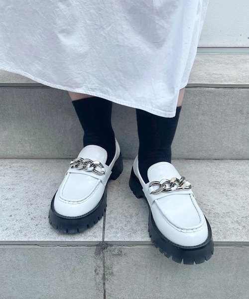Jeffrey Campbell(ジェフリーキャンベル)の「厚底タンクソールローファー(ローファー・レディース・ホワイト/ブラック/カーキ・36/37/38/39/35/41/40/42)」の13枚目の写真