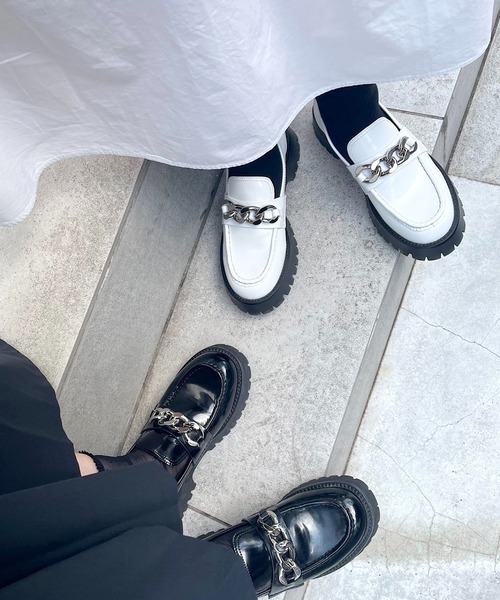 Jeffrey Campbell(ジェフリーキャンベル)の「厚底タンクソールローファー(ローファー・レディース・ホワイト/ブラック/カーキ・36/37/38/39/35/41/40/42)」の4枚目の写真