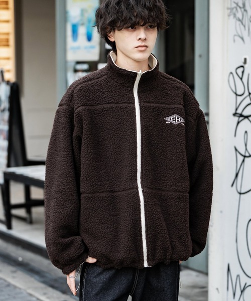 Rocky Monroe(ロッキーモンロー)の「新色追加 2Wayリバーシブル 両A面オーバーサイズワンポイントサークルロゴ刺繍スタンドネックボアブルゾン(ブルゾン・メンズ・グレー/ブラック/アイボリー/ワイン/チャコール/ネイビー/ブラウン/ブラック系/ベージュ・M/L/XL)」の16枚目の写真