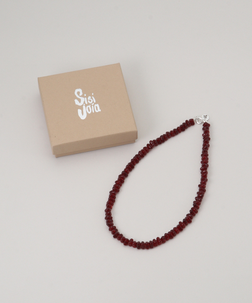 Sisi Joia(シシジョイア)の「【SISI JOIA/シシジョイア】 CAILLOU necklace:ネックレス(ネックレス・レディース・ボルドー/ライトグレー・FREE)」の4枚目の写真