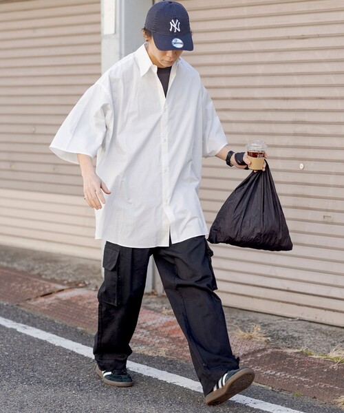 FREAK'S STORE(フリークスストア)の「限定展開 SUPER BIG S/S レギュラーカラーシャツ / ビッグシルエット(シャツ/ブラウス・メンズ・ブルー系その他/ホワイト系その他/サックスブルー/オリーブ/ベージュ/ブラック/チャコールグレー/ホワイト・SMALL/MEDIUM/LARGE)」の1枚目の写真