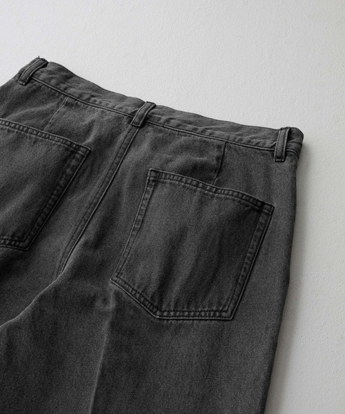MONO-MART(モノマート)の「ヴィンテージメイクタックフレアデニムパンツ(デニムパンツ・メンズ・ブラック/グレー/ブルー/グレー系/ホワイト/ブルー系/インディゴブルー/ブラック系2/ブラック系/ブルー系1/ブラウン/ブルー系2/グレー系1/ブルー系3・S/M/L/XS)」の20枚目の写真