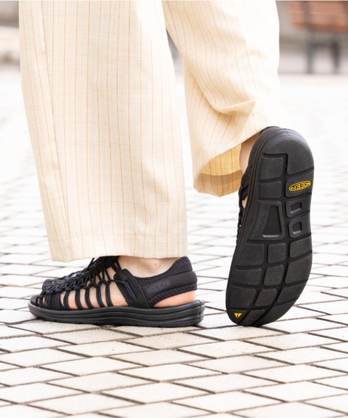 KEEN(キーン)の「UNEEK II OT / ユニーク ツー オーティー / メンズ スニーカー サンダル(サンダル・メンズ・ブラック・25cm/25.5cm/26cm/26.5cm/27cm/27.5cm/28cm/29cm/30cm/28.5cm/31cm)」の8枚目の写真