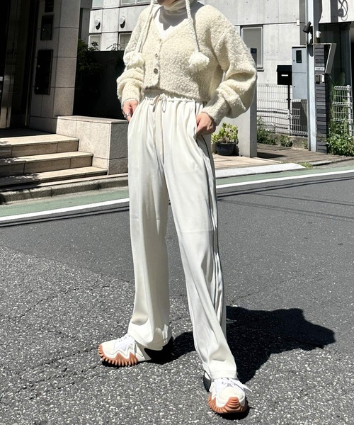 Alley by w closet(アリーバイダブルクローゼット)の「【Alley】ラメブークレショートカーディガン(カーディガン/ボレロ・レディース・ライトピンク/オフホワイト/ベージュ・FREE)」の4枚目の写真
