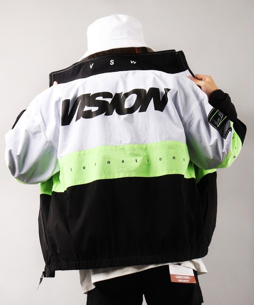 VISION STREET WEAR(ヴィジョンストリートウェア)の「【VISION STREET WEAR】レトロスポーツビッグシルエットナイロンジャケット(ナイロンジャケット・メンズ・エメラルド/その他/ホワイト/ブラック/トリコロール/ホワイト系その他/マルチ/グリーン系その他/ブラック系その他/ブラック系その他2/ベージュ/パープル/ブラウン/ブラウン系その他/パープル系その他/ブラック系その他3/グリーン系その他2/ホワイト系その他2/ラベンダー/ピンク/イエロー/イエロー系その他/ベージュ系その他/チャコール/ホワイト系その他3/ホワイト系その他4/ブラック系その他4/ブラック系その他5/ブラック系その他6/ブラック系その他7/Black/パープル系その他2/レッド/グリーン/ベージュ系その他2/ライトグリーン・M/L/LL)」の21枚目の写真