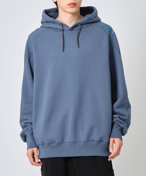 N.HOOLYWOOD(N.ハリウッド)の「POCKET HOODIE(パーカー・メンズ・ブラック/ブルー・40/38)」の1枚目の写真