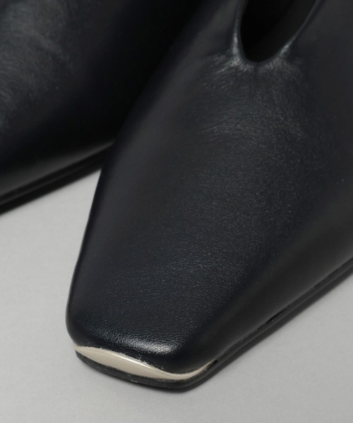 A part by(アパートバイ)の「スリットストラップシューズ(パンプス・レディース・アイボリー/ブラック/ブラウン・MEDIUM/LARGE)」の13枚目の写真