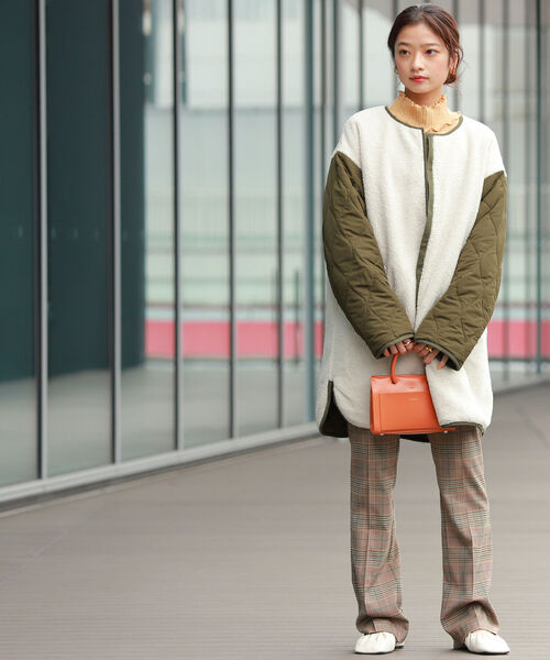 Ray BEAMS(レイビームス)の「Ray BEAMS / ボア リバーシブル コート(ノーカラーコート・レディース・ブラック/オリーブ・1/0)」の14枚目の写真