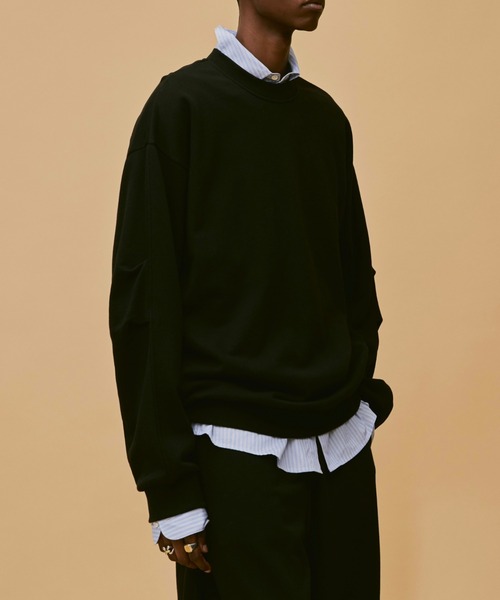 soerte(ソエルテ)の「Oversize inside out crew neck sweat/オーバーサイズ切り替えクルーネックスウェット(スウェット・メンズ・ブラック/グレー・2/1/3)」の1枚目の写真