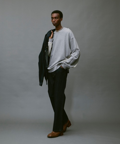 soerte(ソエルテ)の「Oversize inside out crew neck sweat/オーバーサイズ切り替えクルーネックスウェット(スウェット・メンズ・ブラック/グレー・2/1/3)」の10枚目の写真