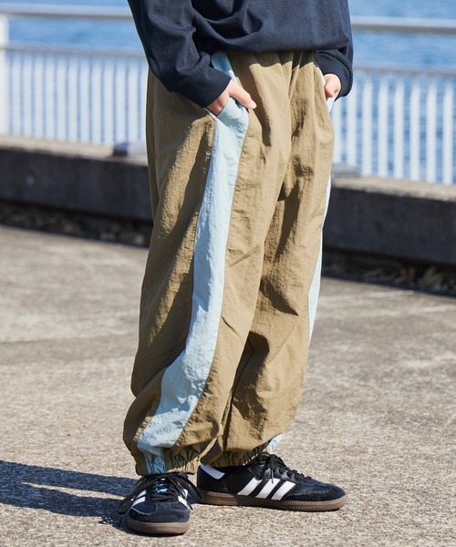 PAIRMANON STREET(ペアマノンストリート)の「ナイロン サイド ライン パイピング ワイド パンツ【PAIRMANON STREET】(その他パンツ・キッズ・レッド/グレー/ブラック/カーキ/ベージュ/グリーン/ピンク/ブルー/ブラック系その他/ベージュ系その他/グリーン系その他・120/100/110/150/90/130/140/160)」の14枚目の写真