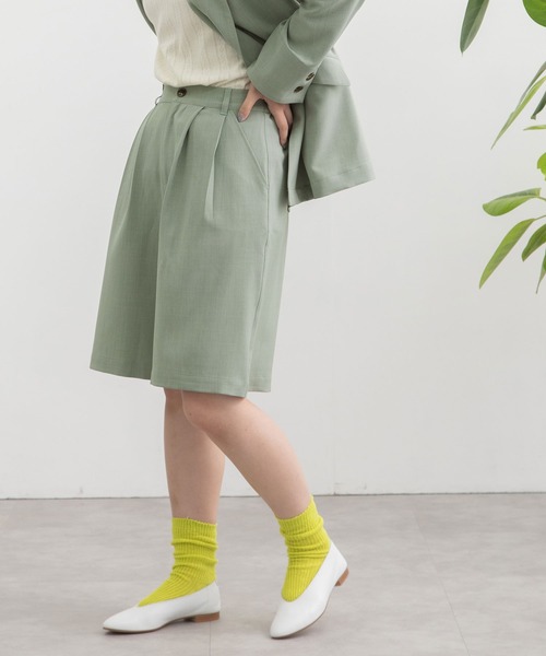 POU DOU DOU(プードゥドゥ)の「ボリュームタックハーフパンツ(その他パンツ・レディース・モカ/ライトブルー/ライトベージュ・3)」の1枚目の写真