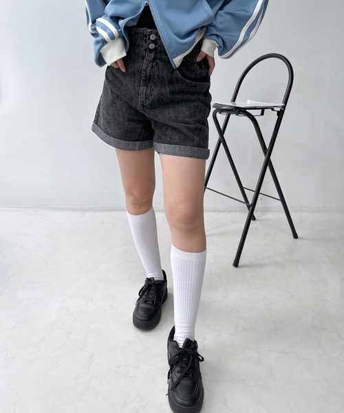 AS KNOW AS plus(アズノゥアズプラス)の「♪ロールアップハイウエストショートパンツ(その他パンツ・レディース・ブラック系/ブラック系その他/ブラウン系/ブラウン系その他/ブラウン系その他2/ホワイト系その他2/その他3/サックスブルー系3/ブラック系その他2/ブルー系3/ブラック系3/カモフラージュ・FREE)」の6枚目の写真