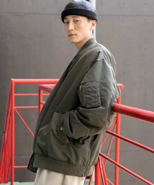 niko and...(ニコアンド)の「サイドオープンビッグMA-1(MA-1・メンズ・カーキ/ブラック・LARGE/MEDIUM)」の1枚目の写真