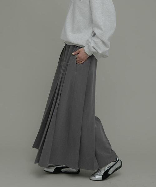 URBAN RESEARCH Sonny Label(アーバンリサーチサニーレーベル)の「プリーツイージースカート(スカート・レディース・チャコールグレー/モカ・38/36)」の1枚目の写真