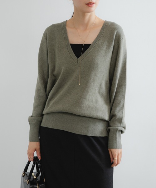 URBAN RESEARCH(アーバンリサーチ)の「new basic カシミヤコットンVネックチュニックニット(チュニック・レディース・ピンク/ブルー系その他/カーキ・FREE)」の2枚目の写真