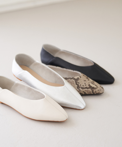 PICHE ABAHOUSE(ピシェ アバハウス)の「バブーシュ 2WAY フラットシューズ(パンプス・レディース・ブラック/オフホワイト/シルバー/その他・38/39/35/36/37/34/40)」の6枚目の写真