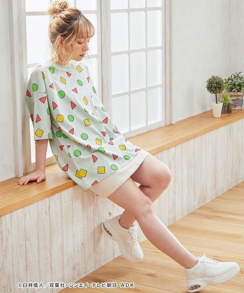 Honeys(ハニーズ)の「クレヨンしんちゃんT(Tシャツ/カットソー・レディース・オフホワイト/ミント・SS/L/M/S)」の12枚目の写真