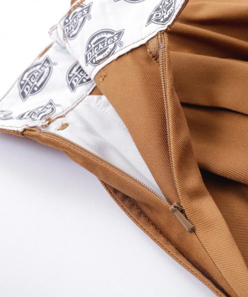 Dickies(ディッキーズ)の「Dickies ディッキーズ 別注 限定 TCツイルタック入りロングフレアスカート(スカート・レディース・ブラック/ベージュ/ネイビー/ブラウン/オフホワイト/オリーブ・FREE)」の8枚目の写真