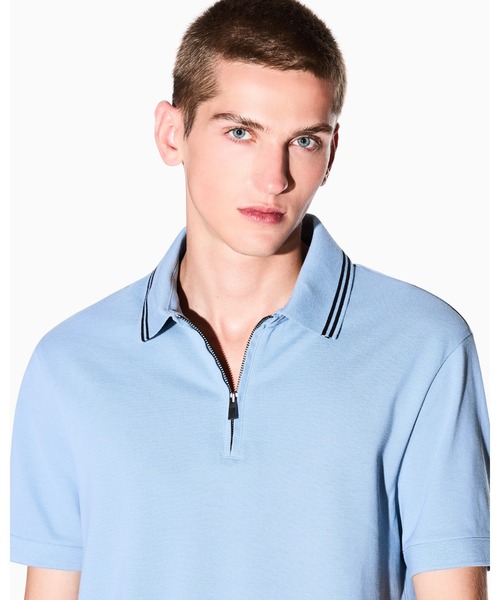 ARMANI EXCHANGE(アルマーニエクスチェンジ)の「【A|X アルマーニ エクスチェンジ】ジップアップ 半袖ポロシャツ/SLIM(ポロシャツ・メンズ・ダークネイビー/ライトブルー・LARGE/MEDIUM/SMALL/X-LARGE/X-SMALL)」の2枚目の写真