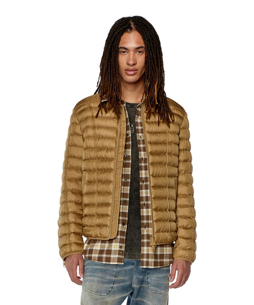 DIESEL(ディーゼル)の「メンズ 中綿 ウィンタージャケット レギュラーフィット シンサレート(ナイロンジャケット・メンズ・ホワイト/ブラック/ブラウン・46/48/52/50/44/54)」の3枚目の写真