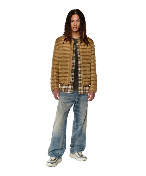 DIESEL(ディーゼル)の「メンズ 中綿 ウィンタージャケット レギュラーフィット シンサレート(ナイロンジャケット・メンズ・ホワイト/ブラック/ブラウン・46/48/52/50/44/54)」の15枚目の写真