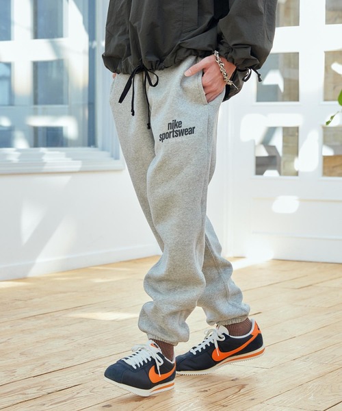 NIKE(ナイキ)の「《セットアップ対応商品》ナイキ クラブ メンズ フリース パンツ / Nike Club Men's Fleece Pants HJ2187-063 Dark Grey Heather(スウェットパンツ・メンズ・グレー系その他・2XL/L/M/S/XL)」の1枚目の写真