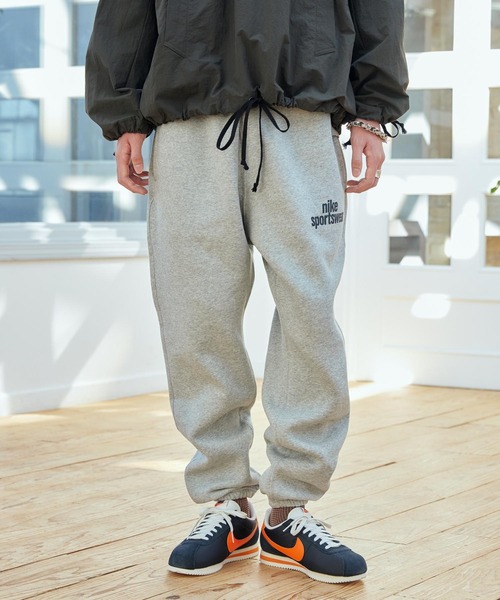 NIKE(ナイキ)の「《セットアップ対応商品》ナイキ クラブ メンズ フリース パンツ / Nike Club Men's Fleece Pants HJ2187-063 Dark Grey Heather(スウェットパンツ・メンズ・グレー系その他・2XL/L/M/S/XL)」の2枚目の写真