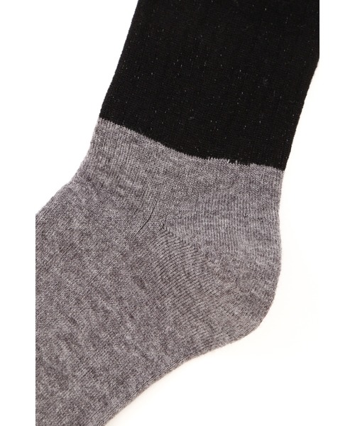 MHL.(エムエイチエル)の「MHL COLOUR BLOCK SOCK(ソックス/靴下・レディース・ブラウン/グレー/ブラック・FREE)」の9枚目の写真