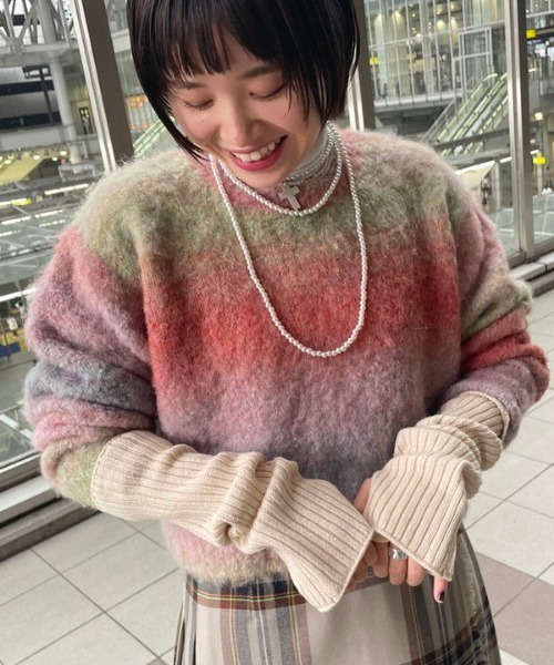 Ray BEAMS(レイビームス)の「Ray BEAMS / グラデーション クルーネック プルオーバー(ニット/セーター・レディース・グリーン系その他2/ピンク・ONE SIZE)」の13枚目の写真