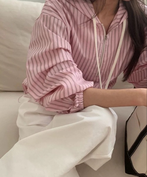 LYEON(リヨン)の「ドローコードストライプアノラックパーカー(パーカー・レディース・ブルー/ピンク/ベージュ・FREE)」の19枚目の写真