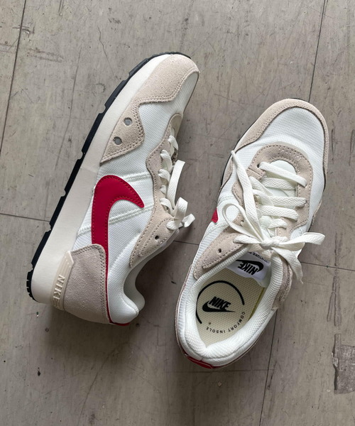 NIKE(ナイキ)の「NIKE ナイキ ベンチャーランナー(スニーカー・レディース・ホワイト/レッド系その他/オフホワイト・24/24.5/23.5)」の7枚目の写真