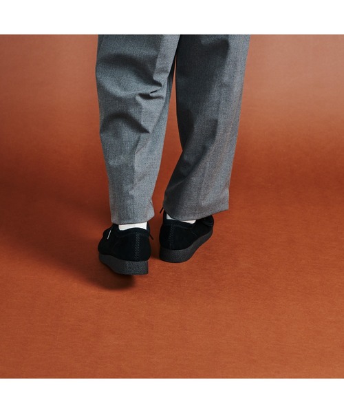 Clarks(クラークス)の「WallabeeEVO WP / ワラビーエヴォウォータープルーフ(モカシン/デッキシューズ・メンズ・ブラック/ベージュ/ブラック系その他・UK6.5/UK7.5/UK8.5/UK9.5/UK10.5/UK11/UK5/UK10/UK7/UK8/UK9/UK6/UK4/UK3/UK3.5/UK4.5/UK5.5/6/5.5/5/4.5/4/3/10/9.5/9/8.5/8/7.5/7/6.5/3.5/11/10.5/UK12)」の18枚目の写真