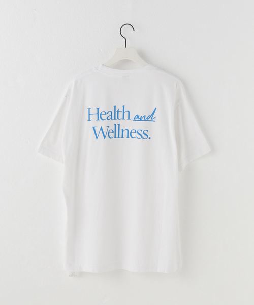 【SPORTY&RICH / スポーティアンドリッチ】NEW HEALTH  WELLNESS T-SHIRの2枚目の写真