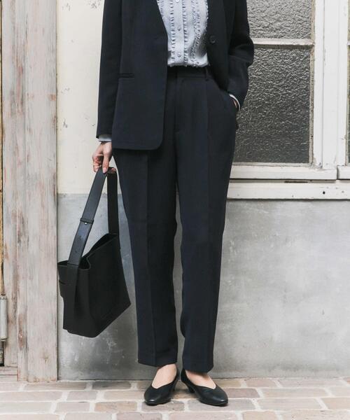 URBAN RESEARCH DOORS(アーバンリサーチドアーズ)の「ドレステーパードパンツ(その他パンツ・レディース・ネイビー/ブラック・SMALL/MEDIUM)」の2枚目の写真