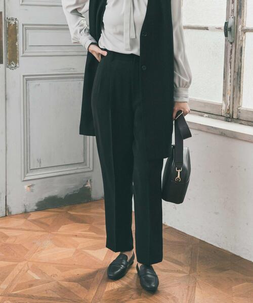 URBAN RESEARCH DOORS(アーバンリサーチドアーズ)の「ドレステーパードパンツ(その他パンツ・レディース・ネイビー/ブラック・SMALL/MEDIUM)」の1枚目の写真