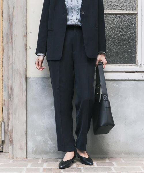 URBAN RESEARCH DOORS(アーバンリサーチドアーズ)の「ドレステーパードパンツ(その他パンツ・レディース・ネイビー/ブラック・SMALL/MEDIUM)」の4枚目の写真