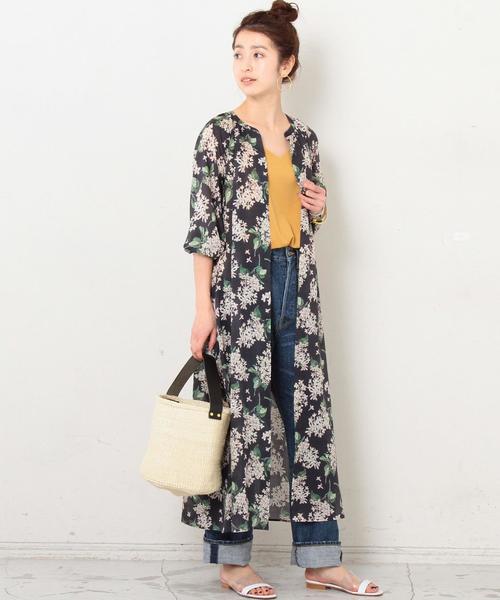 BEAUTY&YOUTH UNITED ARROWS(ビューティーアンドユースユナイテッドアローズ)の「BY∴ リバティプリント ギャザーロングワンピース -2WAY- ◆(ワンピース・レディース・ホワイト/ネイビー・SMALL/MEDIUM)」の4枚目の写真