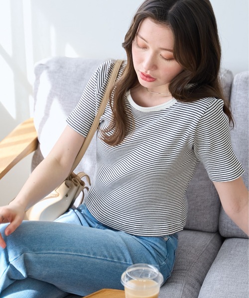 WEGO(ウィゴー)の「WEGO/コンパクトリブT(Tシャツ/カットソー・レディース・ブラック系その他/ブルー/ブラック系その他5/ブラック/ホワイト系その他5/ホワイト系その他/レッド/ホワイト/ライム・LARGE/MEDIUM/SMALL)」の4枚目の写真
