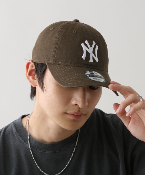 NEW ERA(ニューエラ)の「【NEW ERA/ニューエラ】9TWENTY/ウォッシュドキャップ(キャップ・メンズ・ネイビー/その他5/レッド/ダークブラウン・FREE)」の2枚目の写真