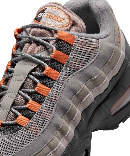 NIKE(ナイキ)の「ナイキ エア マックス 95 ビッグバブル "OG" メンズシューズ / Nike Air Max 95 Big Bubble "OG" Men's Shoes HM4740-014 Pencil Point(スニーカー・メンズ・ブラック系その他2・29/28.5/28/27.5/27/26.5/26/30/29.5/25.5/25/24.5/24)」の3枚目の写真