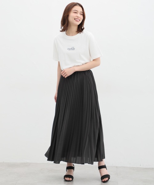 Honeys(ハニーズ)の「ロングプリーツスカート(スカート・レディース・ブルーグリーン/イエロー系その他/グレイッシュベージュ/スミクロ・S/M/L/LL)」の5枚目の写真