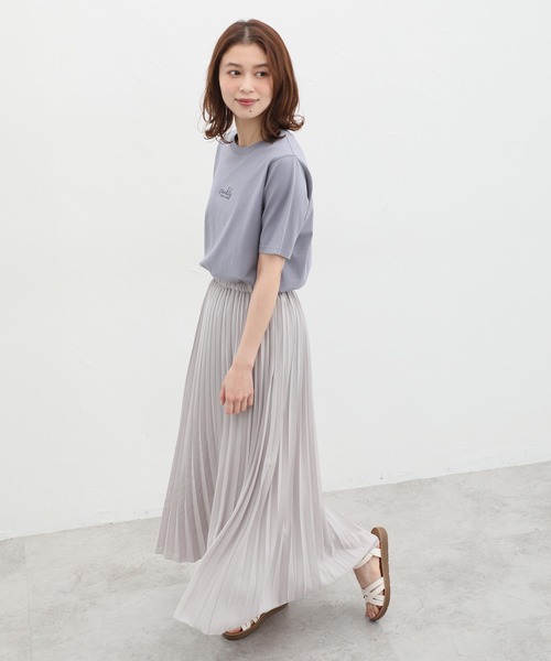 Honeys(ハニーズ)の「ロングプリーツスカート(スカート・レディース・ブルーグリーン/イエロー系その他/グレイッシュベージュ/スミクロ・S/M/L/LL)」の12枚目の写真