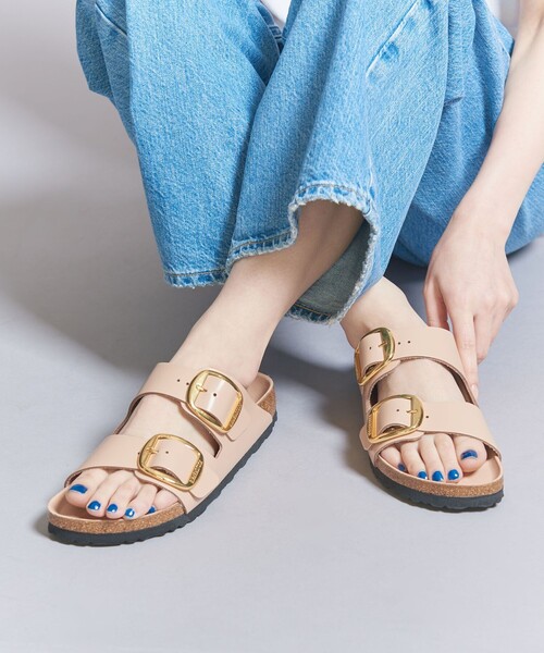 ＜BIRKENSTOCK＞ARIZONA アリゾナ ビッグバックル サンダルの1枚目の写真