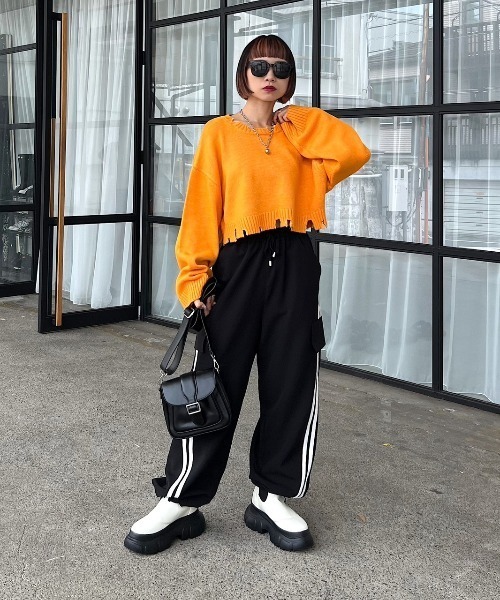 PAGEBOY(ページボーイ)の「ラインミリタリーパンツ(その他パンツ・レディース・グレイッシュベージュ/ブラック/チャコールグレー/グレー系その他4・FREE)」の17枚目の写真