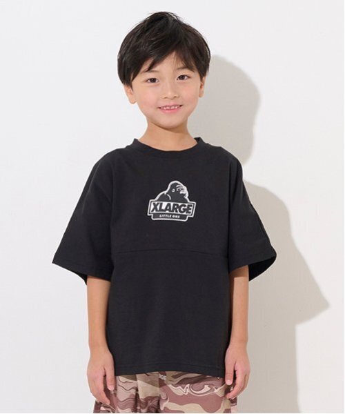 XLARGE KIDS(エクストララージキッズ)の「バックスプレーロゴ半袖Tシャツ(Tシャツ/カットソー・キッズ・ブルー/トップグレー/ブラック・90cm/130cm/140cm/120cm/80cm/100cm/110cm)」の2枚目の写真