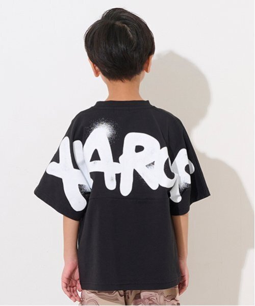 XLARGE KIDS(エクストララージキッズ)の「バックスプレーロゴ半袖Tシャツ(Tシャツ/カットソー・キッズ・ブルー/トップグレー/ブラック・90cm/130cm/140cm/120cm/80cm/100cm/110cm)」の5枚目の写真