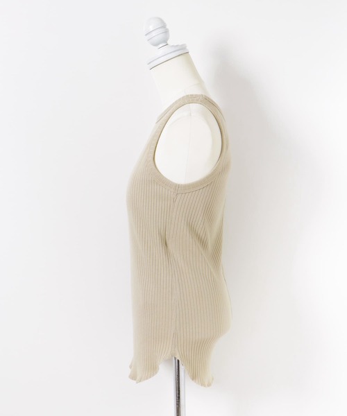 LAATO(ラート)の「PAD TANK TOP(タンクトップ・レディース・ベージュ/オフホワイト/ブラック・FREE)」の5枚目の写真