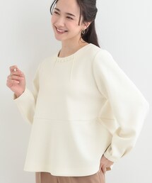 SHOO・LA・RUE | 【セットアップ可/S-LL/なめらかタッチ】上品見え フェイクパール付きペプラムトップス(Tシャツ/カットソー)